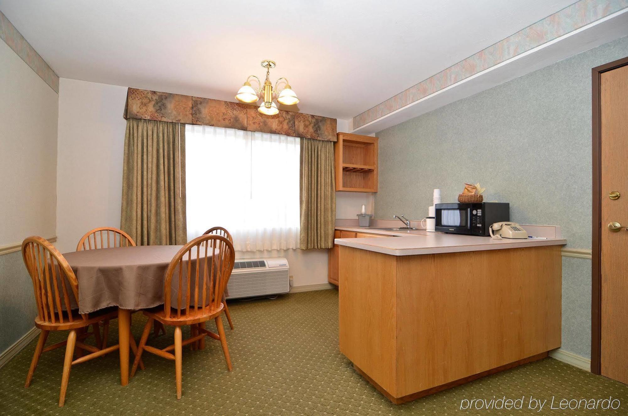 Best Western Inn At The Rogue Rogue River Room photo