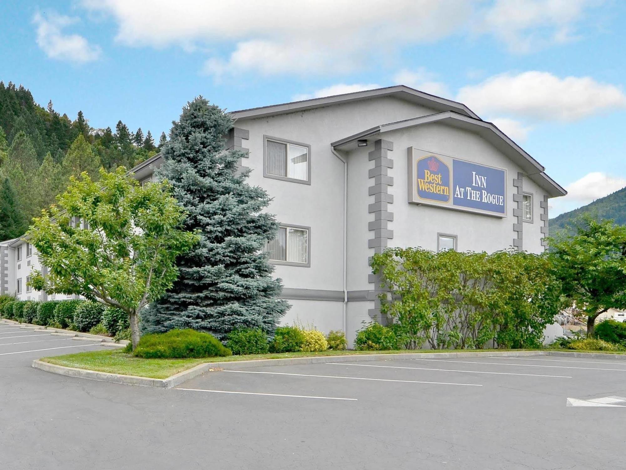 Best Western Inn At The Rogue Rogue River Exterior photo